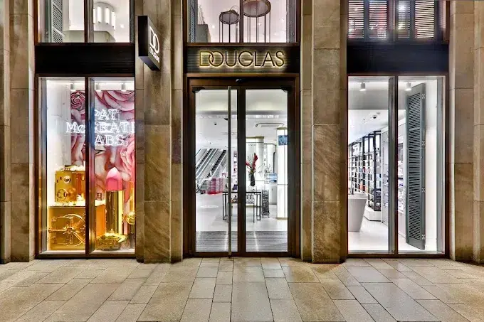 Medicalthree Praxis für ästhetische Medizin im Douglas Store am Jungfernstieg in Hamburg